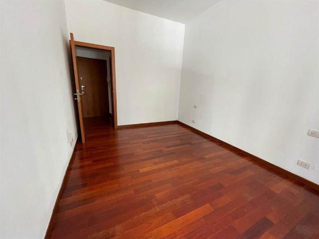 Affitto Appartamento, in zona PORTA ROMANA, MILANO