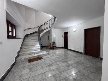 Affitto Appartamento, in zona SALA ABBAGNANO, SALERNO