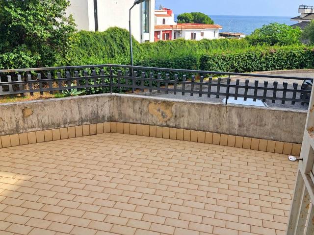 Affitto Appartamento, in zona SCOGLIERA, ACI CASTELLO