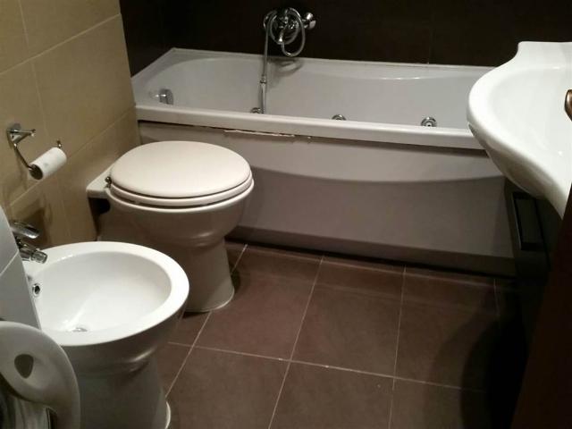 Affitto Appartamento, in zona SERPENTARA, ROMA