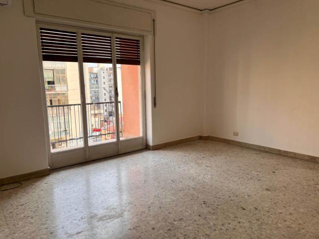 Affitto Appartamento, in zona VIA FLEMING, CATANIA