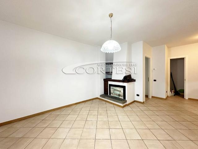 Affitto Appartamento in Affitto con 3 Camere