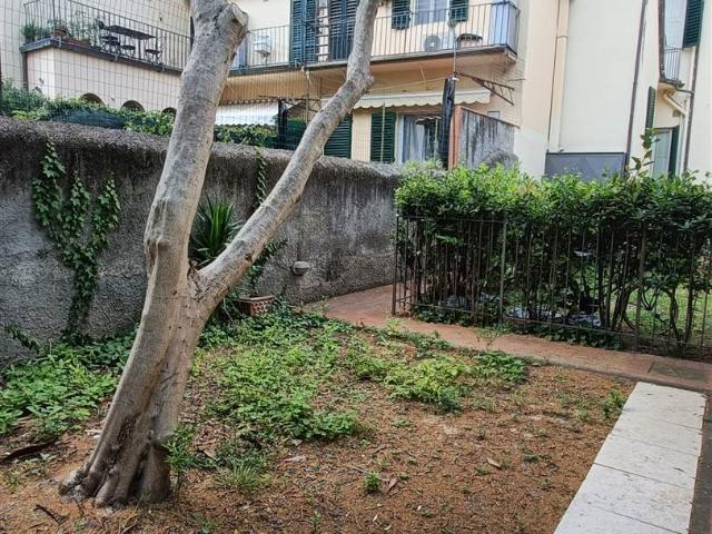 Affitto Casa semi indipendente, in zona LUNGARNO CRISTOFORO COLOMBO, FIRENZE