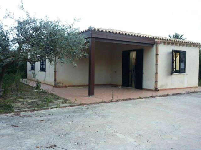 affitto Contrada Berbaro Zona Delfino quadrilocale 80mq