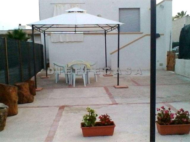 affitto Contrada Berbaro zona Delfino trilocale 65mq