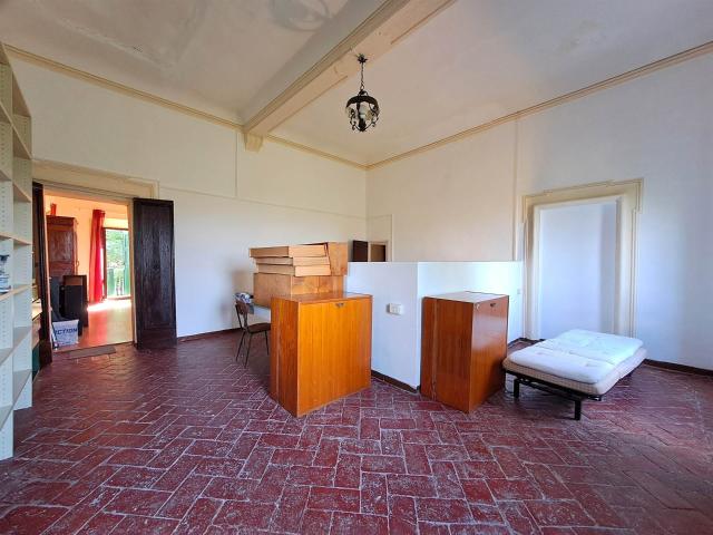Affitto Rustico casale, in zona MAIOLA, VALSAMOGGIA