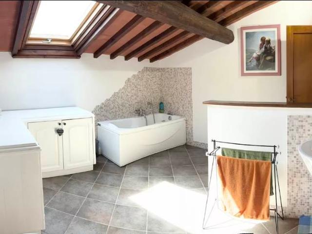 Affitto Rustico casale, in zona SAN MICHELE A TORRI, SCANDICCI