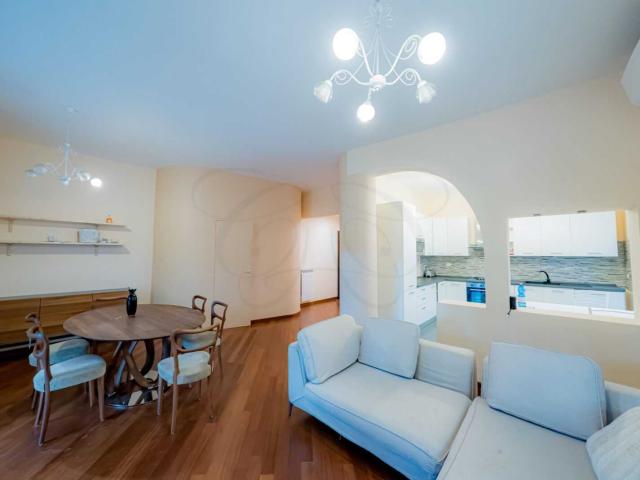 Affitto Roma Aventino: Appartamento Ristrutturato con Balconata