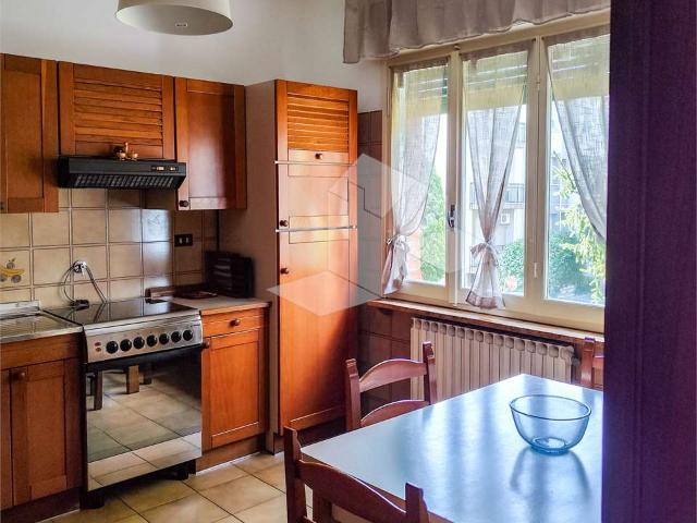 AFFITTO STANZA ZONA VILLA AL POGGIO