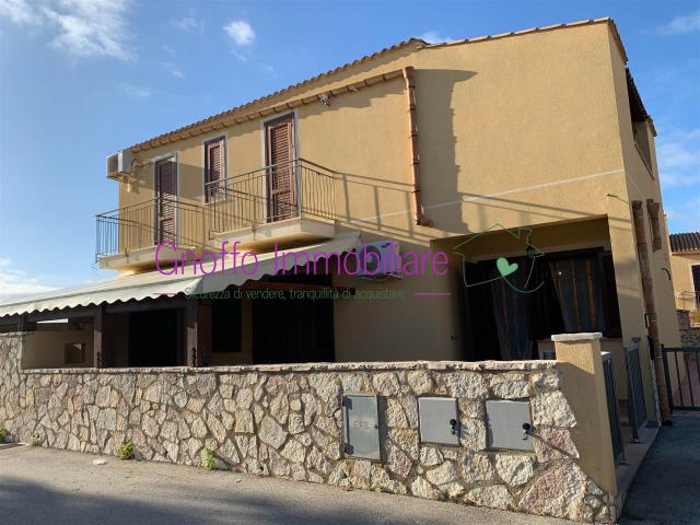 Affitto Villa a schiera, in zona CORNINO, CUSTONACI