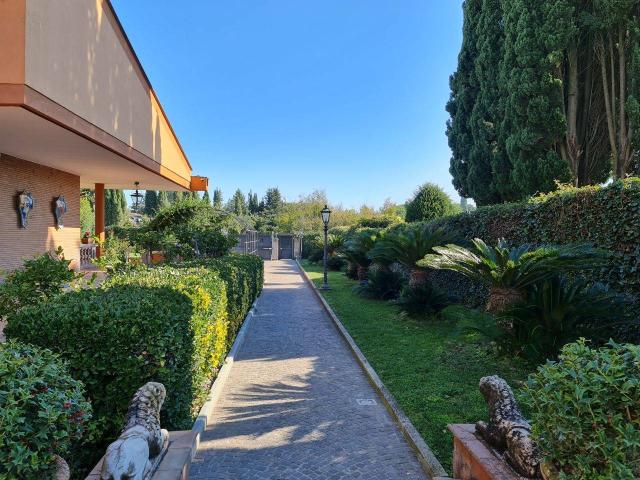 Affitto villa con giardino privato a roma