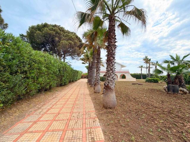 Affitto Villa, in zona ARENELLA, SIRACUSA