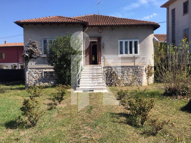 Affitto Villa, in zona FRASSINO, MANTOVA