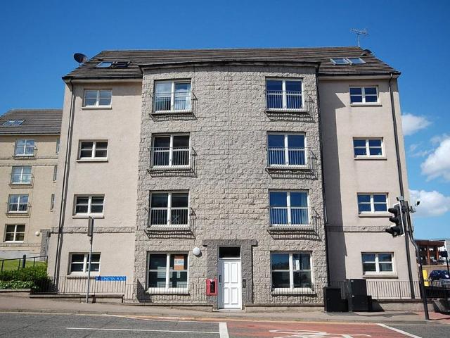 Affleck Street, City Centre. 3 bed flat to rent £1,695 pcm £391 pw