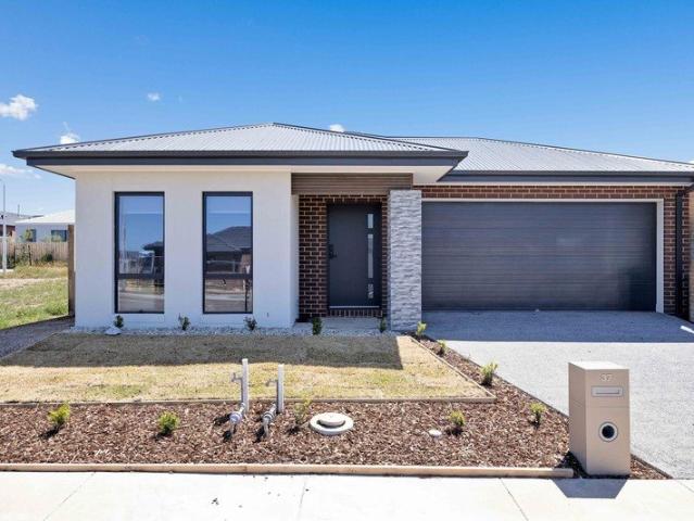 Affordable & Modern Co Living | Private Room in Mount Duneed