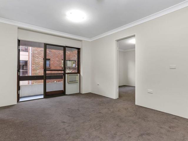 AFFORDABLE ONE BED IN CENTRAL HORNSBY