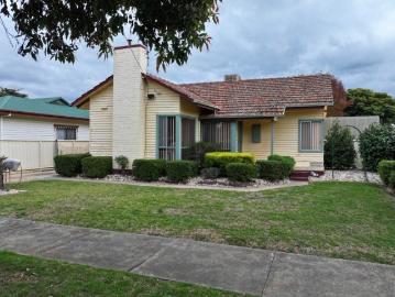 AFFORDABLE OPPORTUNITY ON A GENEROUS 780m² ALLOTMENT