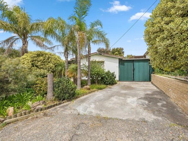 AFFORDABLE OPPORTUNITY SPACE, VIEWS & POTENTIAL!