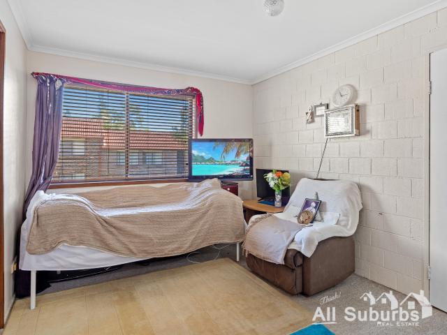 Affordable and Convenient Unit in Woodridge!
