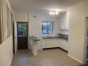 Affordable and Convenient 1 Bedroom Unit in Narwee
