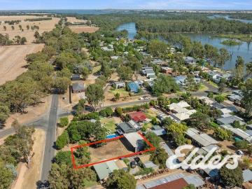 AFFORDABLE BUNDALONG ALLOTMENT WITH OUTSTANDING SHEDDING!
