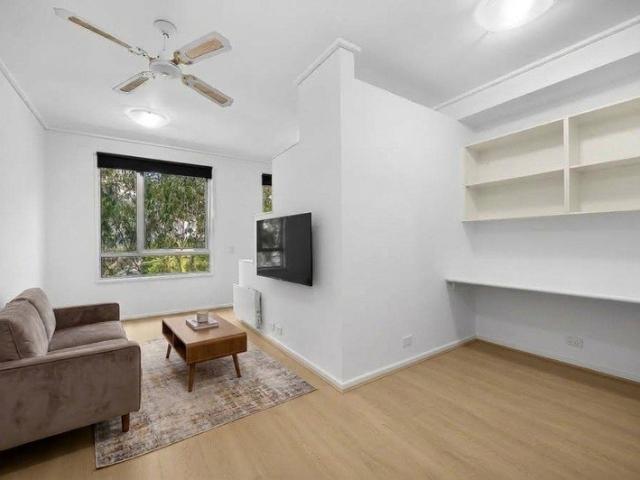 AFFORDABLE CARLTON LIVING OR HIGH YIELD INVESTMENT