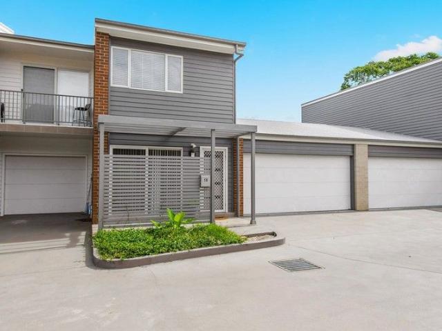Sun, Sea Breezes & Easy Living Step Into Lighthouse Beach Living