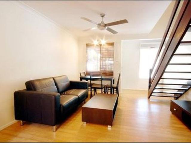 Affordable Coastal Living Prime Cannonvale Location