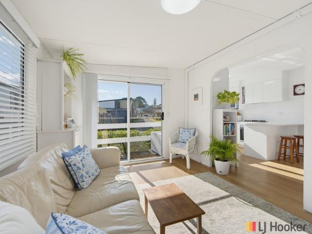 Affordable Coastal Lifestyle 365 Days a Year Over 55s Villa Just 150m from Casey's Beach