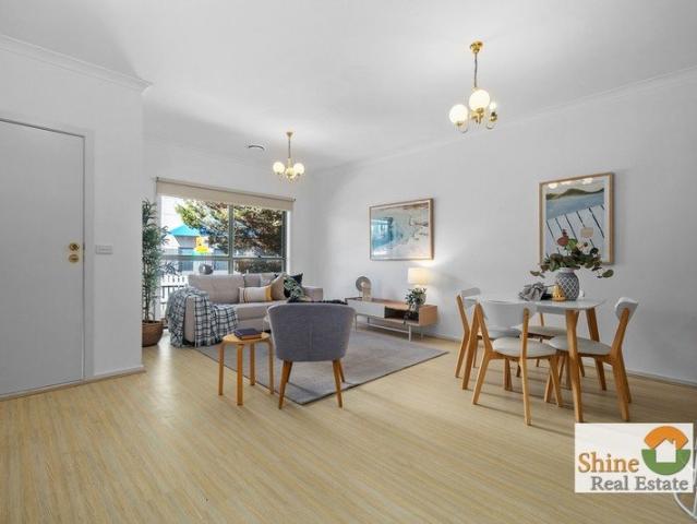 Affordable Contemporary Living in an Unbeatable Lifestyle Location! Own Driveway