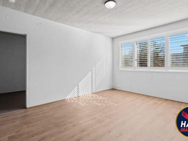 Affordable & Convenient One Bedroom Apartment in the Heart of Queanbeyan – Available Now