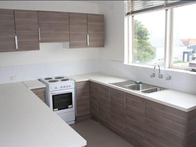 Affordable & Convenient Two Bedroom Apartment in Prime Footscray Location