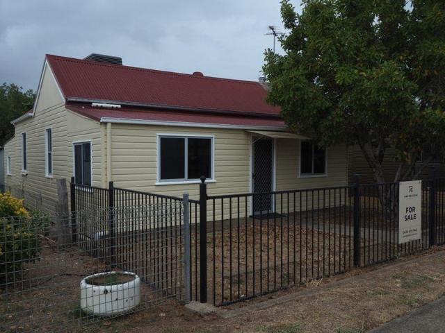 Affordable Cottage Close to Town