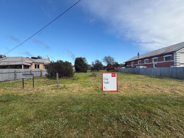 Affordable Country Living on a Huge 2,047m² approx. Allotment