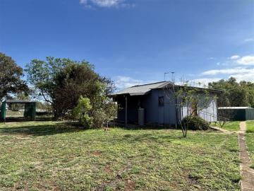 Affordable Country Living with Shedding & Space to Make It Your Own