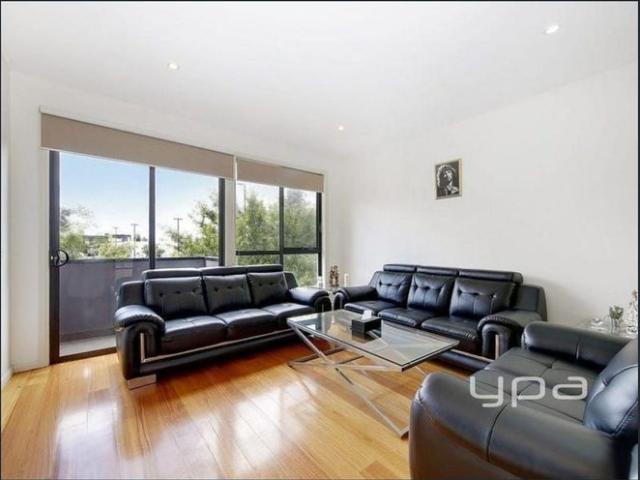 Affordable Craigieburn Townhouse Awaits!