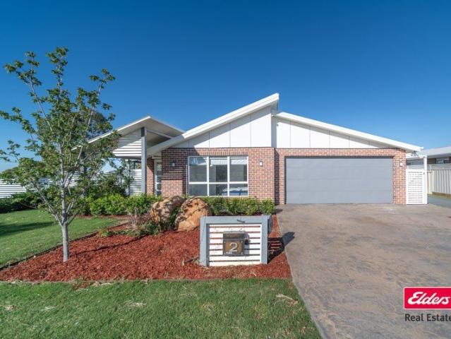 AFFORDABLE FAMILY HOME WITH PARKLAND OUTLOOK