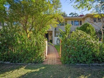 Affordable GEM in Leafy Green Street!