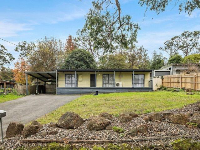 Affordable home on a big 957m2 block