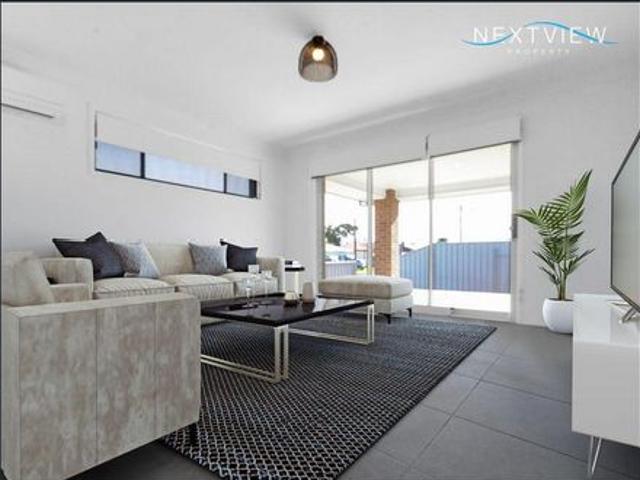 AFFORDABLE LUXURY! LEFT HAND SIDE OF THE DUPLEX
