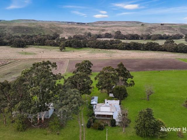 Affordable Lifestyle Opportunity with Spectacular Rural Surrounds