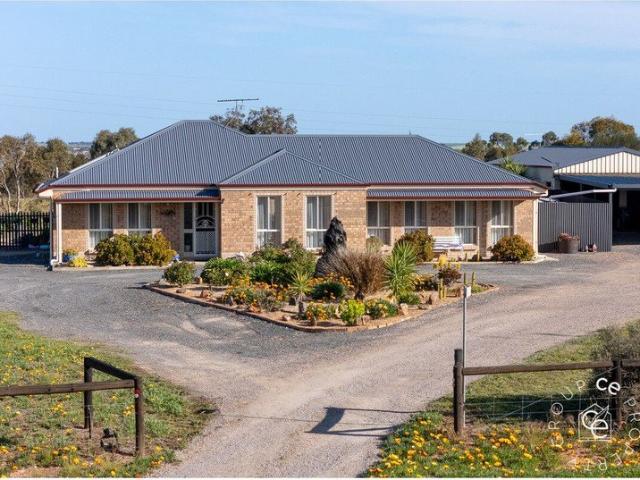 Affordable lifestyle property on the town fringe