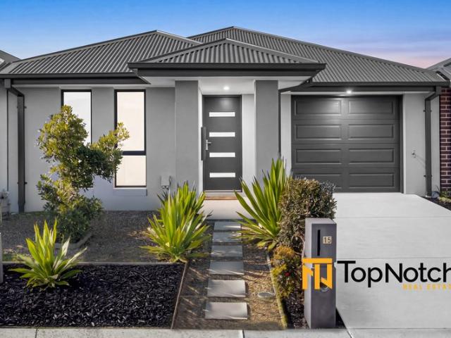 Why Rent When You Can Own? Walk to Schools, Shops & Donnybrook Train station!