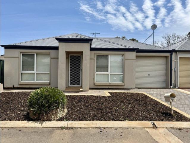 Affordable Living in a Prime Location 10/6 Swan Crescent Awaits!