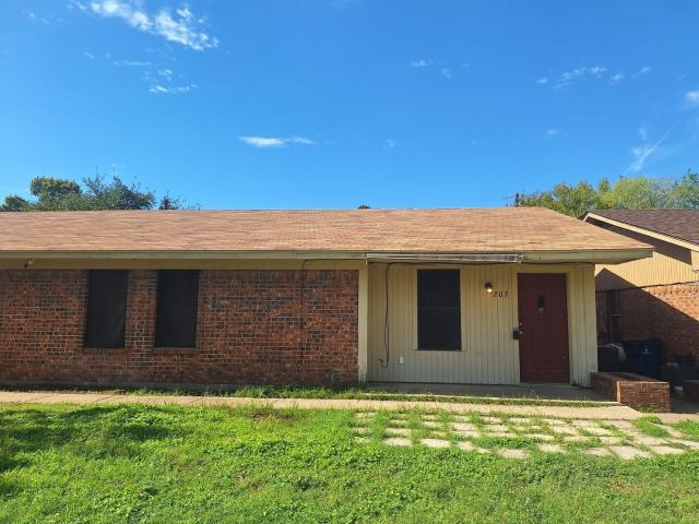 Affordable Living in Everman, TX | 2 Bed, 1 Bath for $1,050
