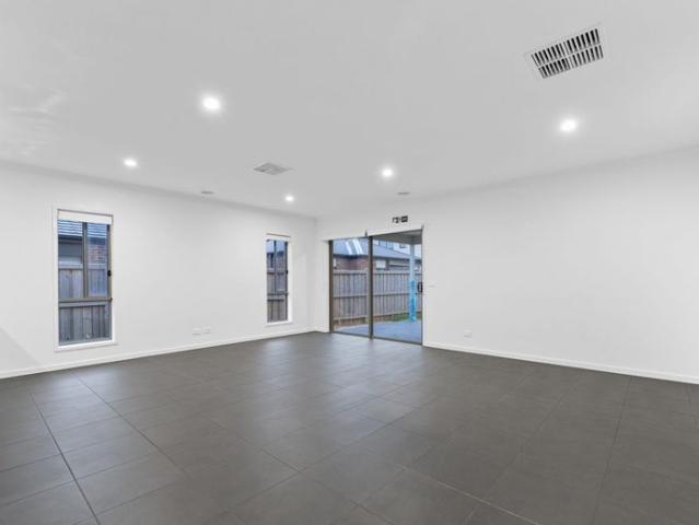 Affordable Living in Prime Point Cook, with access to Saltwater Coast lifestyle Centre