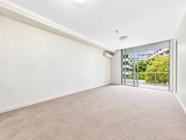 Modern Two Bedroom Apartment in a Convenient Rhodes Location