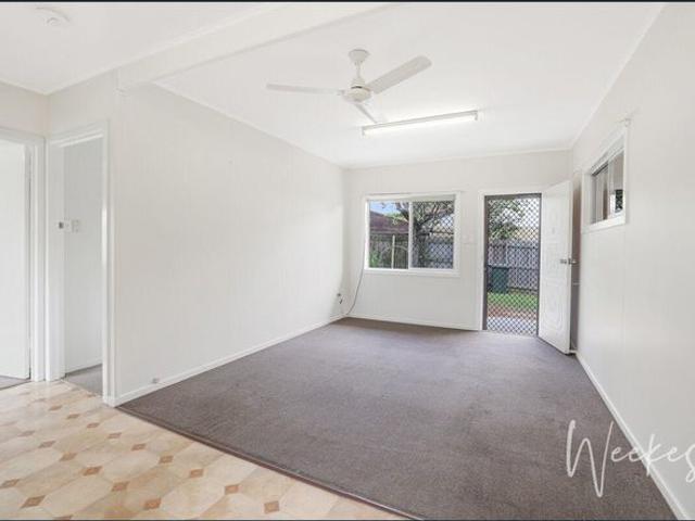 AFFORDABLE, LOW MAINTENANCE, 5MIN DRIVE TO SUGARLAND!