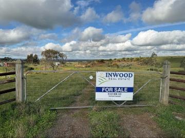 Affordable Rural Escape: 104 Acres with expansive views. Fully fenced and with solar powered bore and recently completed large shed