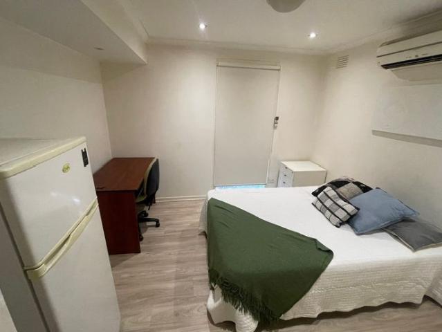Affordable Room Available in Clean Friendly Rooming House – All Bills Included!